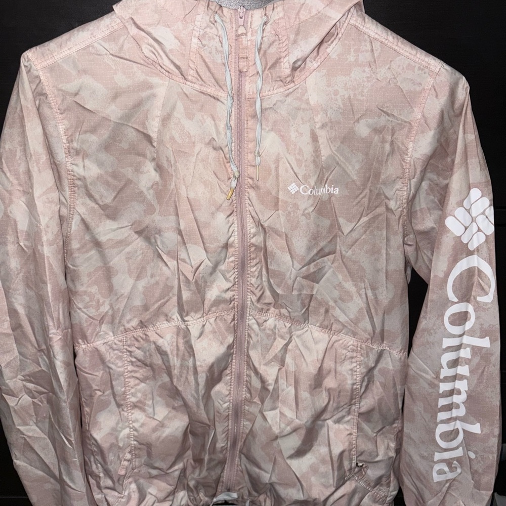 Columbia Women's Light Pink Raincoat